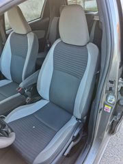 Toyota Yaris 2017 BI-TONE-thumb-10
