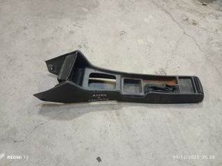 Opel astra F 93-98 H/B 5θυρο    κονσόλα μεσαία