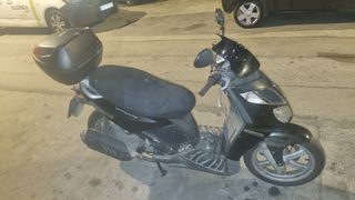 Aprilia SportCITY 200 2007 V8-thumb-1