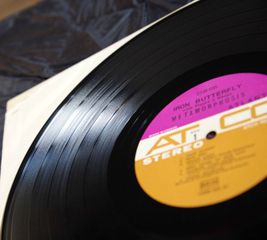 IRON BUTTERFLY-METAMORPHOSIS-thumb-6