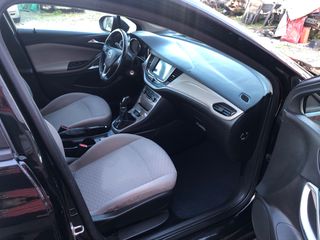 Opel Astra 2017-thumb-11