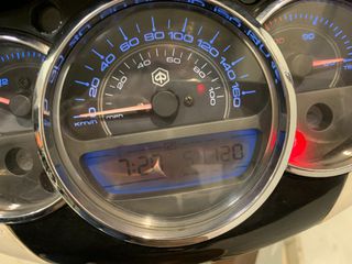 Piaggio Beverly 300i 2011-thumb-4