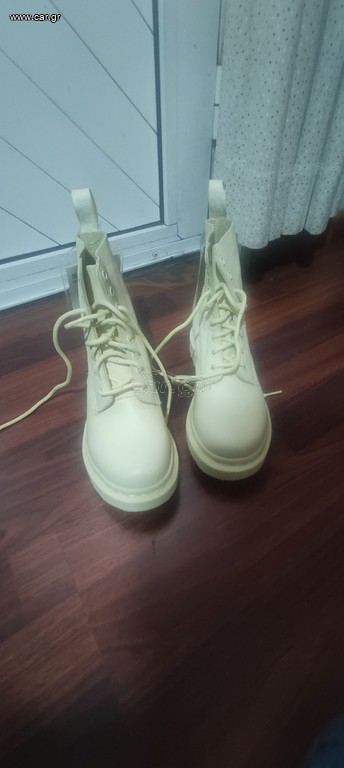 Μποτάκια Dr Martens