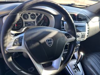 Lancia Delta 2012 Automatic-thumb-13