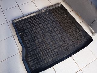 Λαστιχένιο κάλυμμα δάπεδο πορτμπαγκάζ Dacia Duster