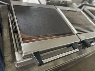 Γκριλιερα διπλή ηλεκτρική νερού με λεία και ραβδωτή πλάκα-thumb-2