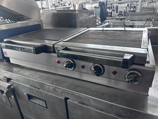 Γκριλιερα διπλή ηλεκτρική νερού με λεία και ραβδωτή πλάκα-thumb-4