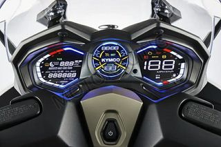 Kymco 2026 AK 575 PREMIUM-thumb-3