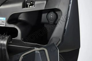 Kymco 2026 AK 575 PREMIUM-thumb-2
