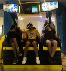 Virtual Reality VR 180 Ταινίες Εικονική Πραγματικότητα Μεταχειρισμένο Για 3 Άτομα