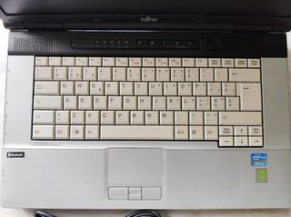 FUJITSU LifeBook E75-thumb-2