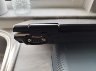 FUJITSU LifeBook E75-thumb-10