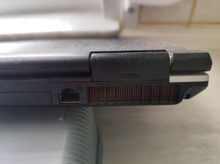 FUJITSU LifeBook E75-thumb-11