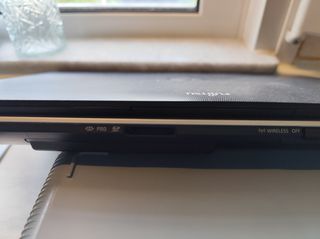 FUJITSU LifeBook E75-thumb-12
