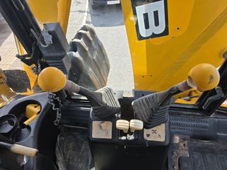 Εκσκαφέας Με Λάστιχα JCB 2002-thumb-12