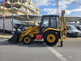 Εκσκαφέας Με Λάστιχα JCB 2002-thumb-1