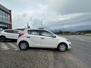 Hyundai i 20 2013-thumb-4