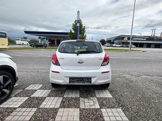 Hyundai i 20 2013-thumb-10