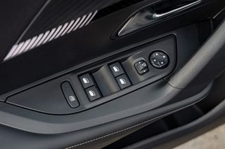 Peugeot 2008 2025 ALLURE-thumb-31