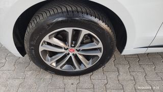 Jaguar F-Pace 2018 R-Sport F1-thumb-44