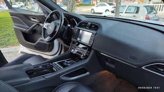Jaguar F-Pace 2018 R-Sport F1-thumb-23