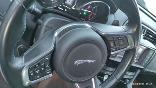 Jaguar F-Pace 2018 R-Sport F1-thumb-29