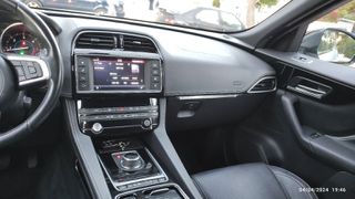 Jaguar F-Pace 2018 R-Sport F1-thumb-30
