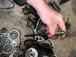 Πείρος συμπλέκτη καμπάνας Husqvarna 610.