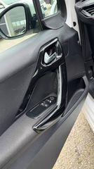 Peugeot 208 2018-thumb-17