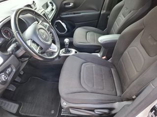 Jeep Renegade 2015-thumb-8