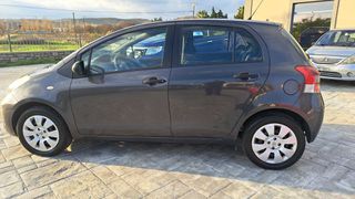 Toyota Yaris 2010 1.0 VVT-I-thumb-2