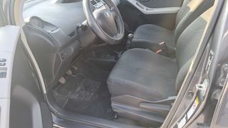 Toyota Yaris 2010 1.0 VVT-I-thumb-5
