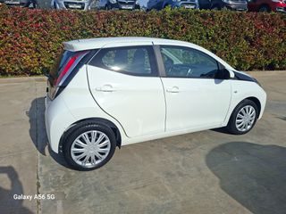Toyota Aygo 2017 1.0 X-PLAY TOUCH X-SHIFT-thumb-8