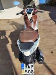Piaggio Beverly 300i 2015-thumb-4