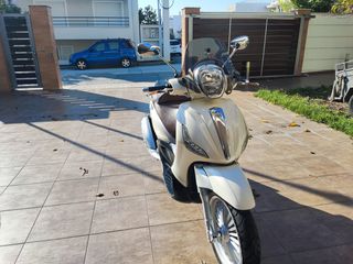 Piaggio Beverly 300i 2015-thumb-1