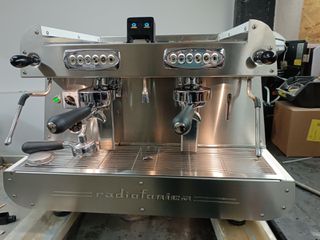 Μηχανή επαγγελματική Εσπρέσο Radiofonica με 2group