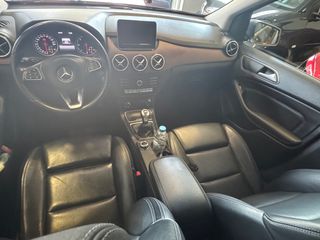 Mercedes-Benz B 180 2018-thumb-10