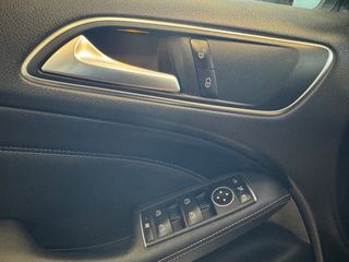Mercedes-Benz B 180 2018-thumb-17