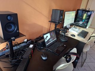 studio radio station-thumb-16