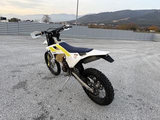 Husqvarna FE 250 2018 ΜΕ 160ΩΡΕΣ ΛΕΙΤΟΥΡΓΙΑΣ-thumb-2