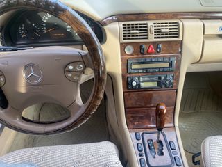 Mercedes-Benz E 200 2000-thumb-4