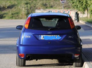 Ford Focus 2001 RS-thumb-2
