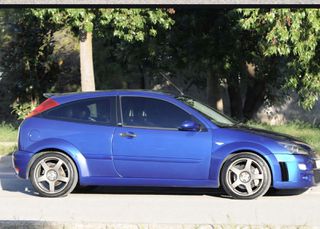 Ford Focus 2001 RS-thumb-5