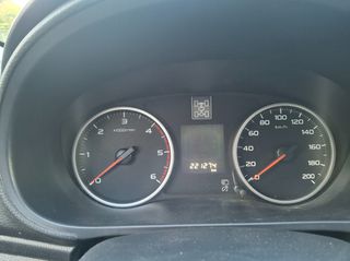 Mitsubishi L200 2015 L200 4X4 automatic derma Navi xenon full extra..!!-thumb-24