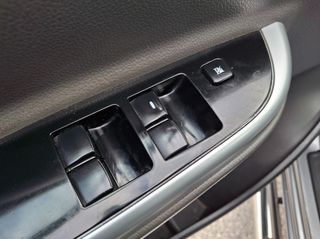 Mitsubishi L200 2015 L200 4X4 automatic derma Navi xenon full extra..!!-thumb-44
