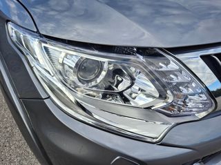 Mitsubishi L200 2015 L200 4X4 automatic derma Navi xenon full extra..!!-thumb-12