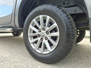 Mitsubishi L200 2015 L200 4X4 automatic derma Navi xenon full extra..!!-thumb-16