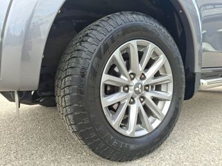 Mitsubishi L200 2015 L200 4X4 automatic derma Navi xenon full extra..!!-thumb-17