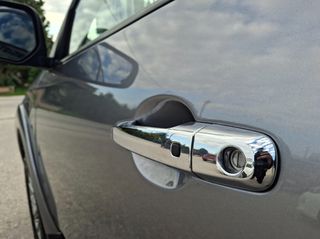 Mitsubishi L200 2015 L200 4X4 automatic derma Navi xenon full extra..!!-thumb-8