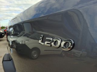 Mitsubishi L200 2015 L200 4X4 automatic derma Navi xenon full extra..!!-thumb-11